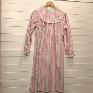 Pink and flowers nightgown Kids Girls brand: Lang